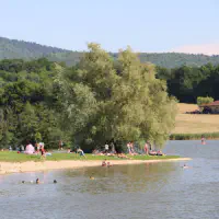 plage du plan d'eau de la grange du pin