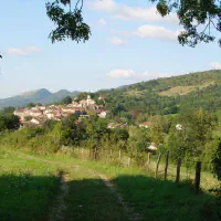 vue du village de Treffort depuis un chemin de randonnée