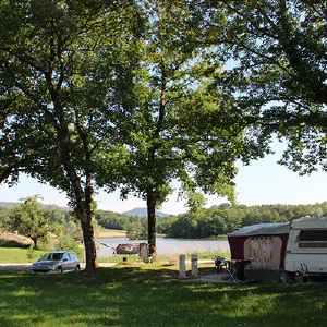 Camping-car et caravane