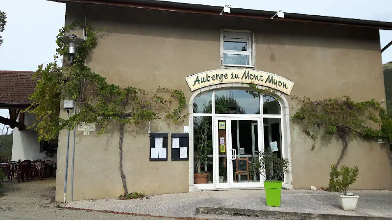 vue facade Auberge mt Myon