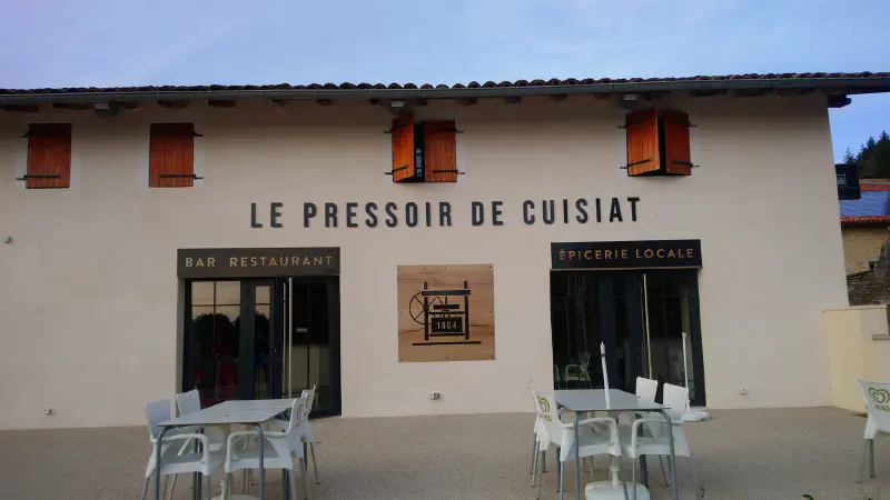 vue facade du pressoir de Cuisiat